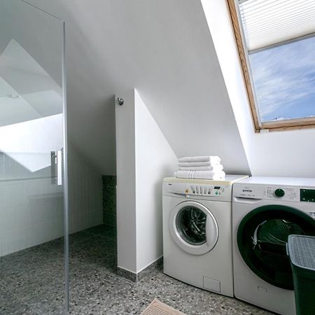 Luxury Apartment With Balcony In Downtown Budapest Exteriör bild