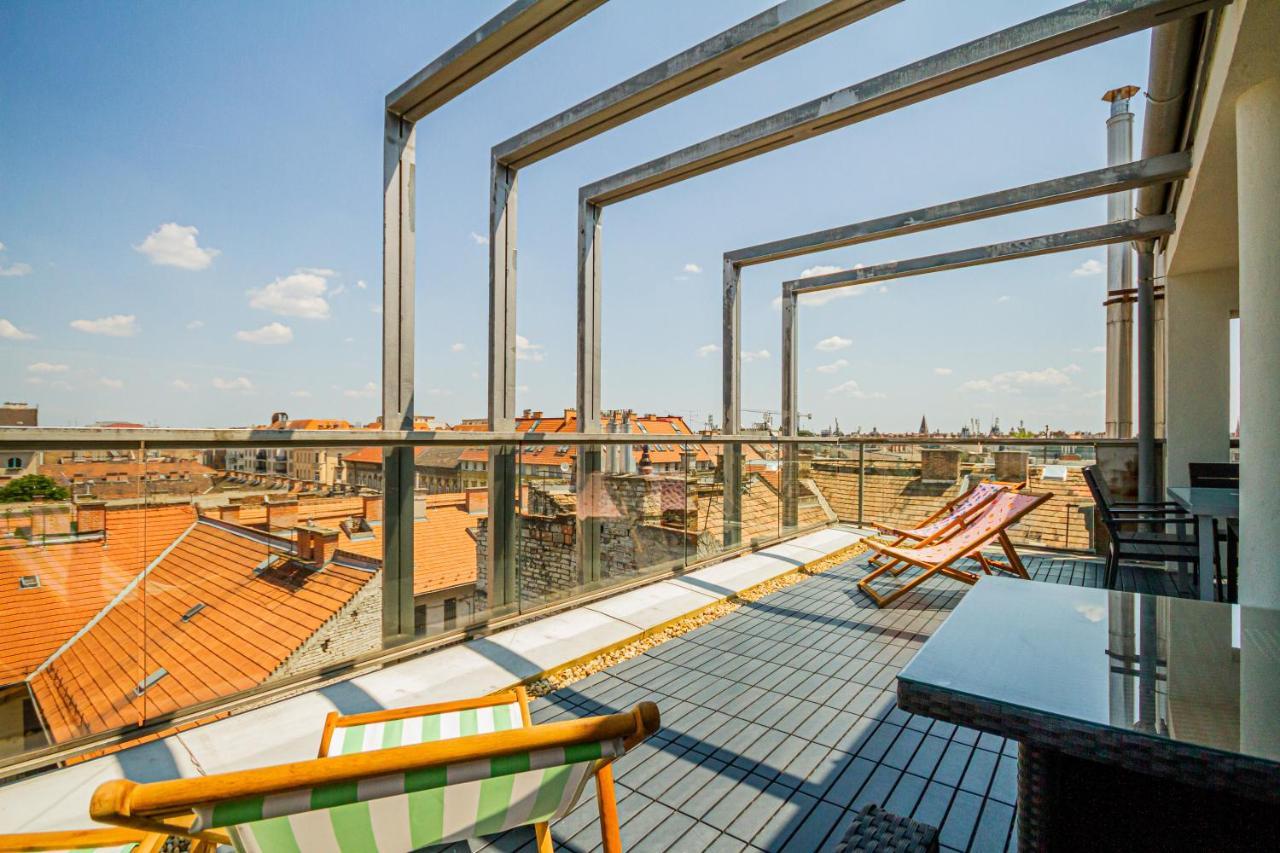 Luxury Apartment With Balcony In Downtown Budapest Exteriör bild