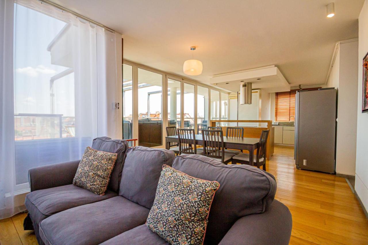 Luxury Apartment With Balcony In Downtown Budapest Exteriör bild