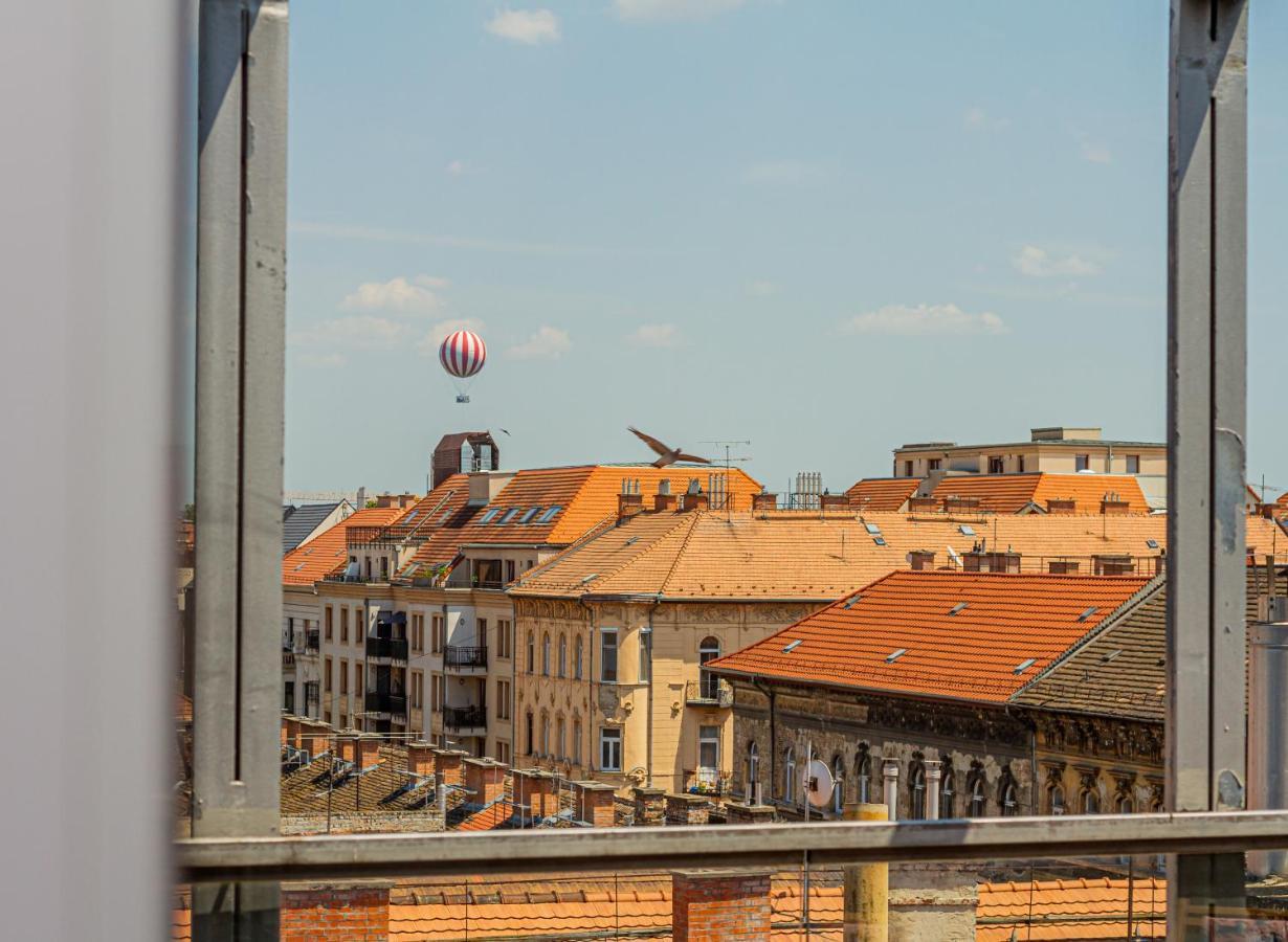 Luxury Apartment With Balcony In Downtown Budapest Exteriör bild