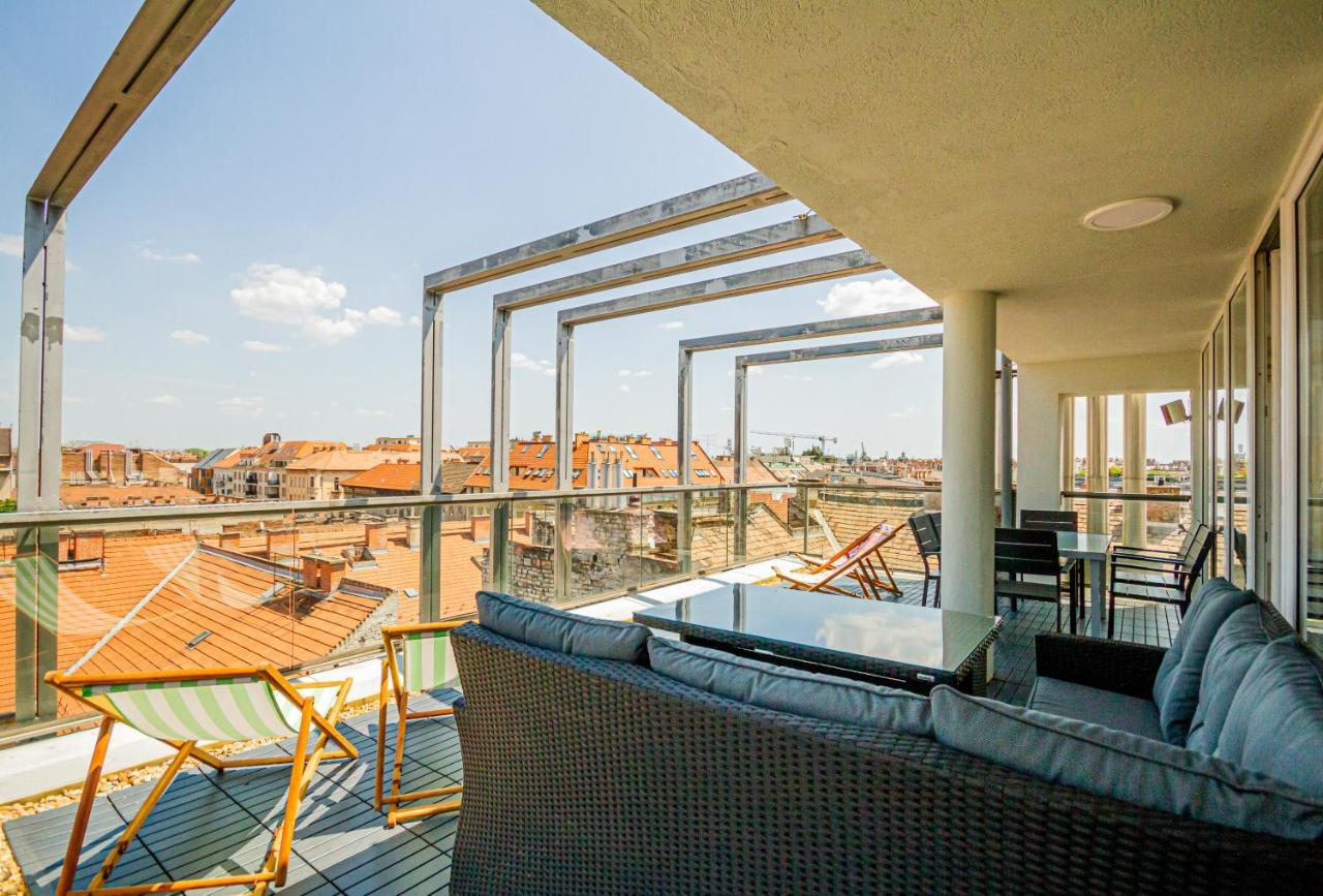 Luxury Apartment With Balcony In Downtown Budapest Exteriör bild