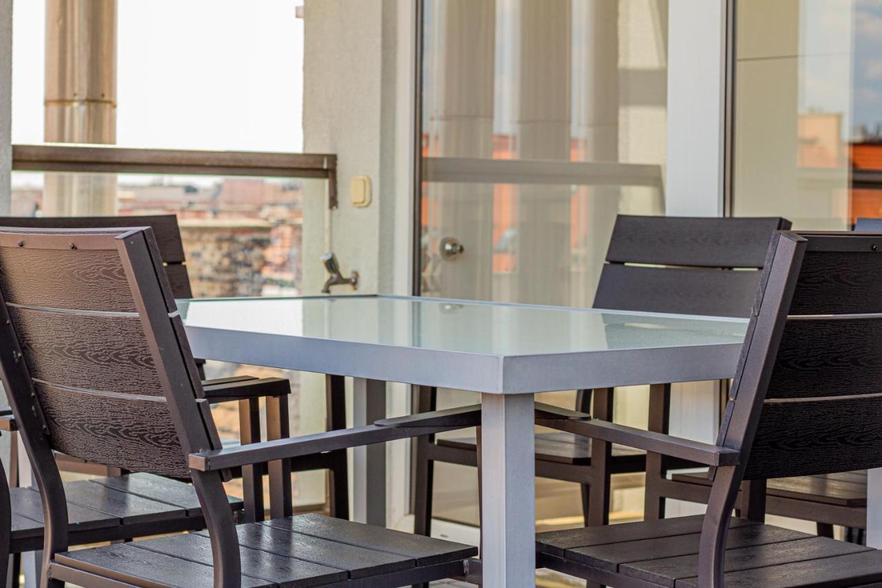 Luxury Apartment With Balcony In Downtown Budapest Exteriör bild