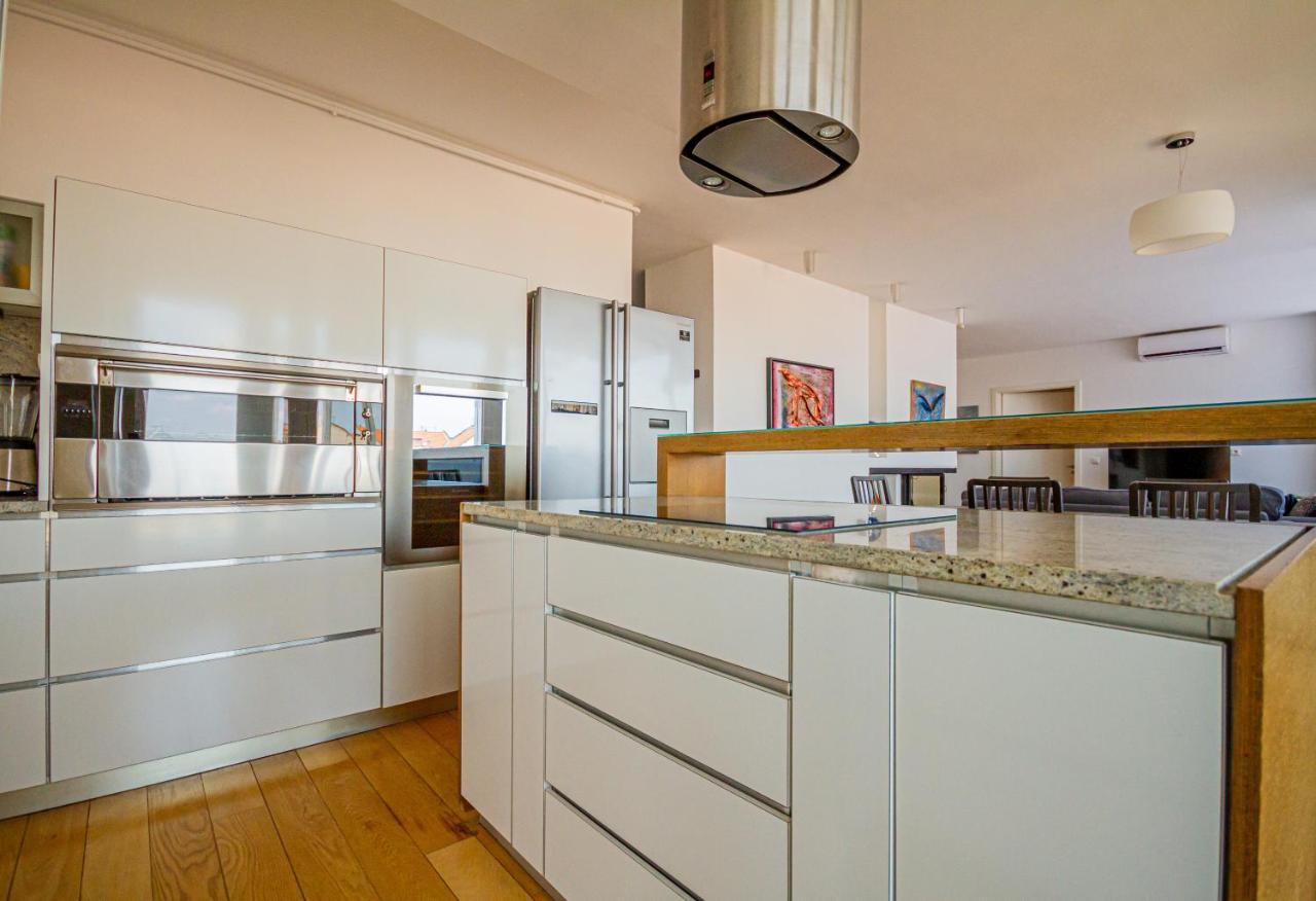Luxury Apartment With Balcony In Downtown Budapest Exteriör bild