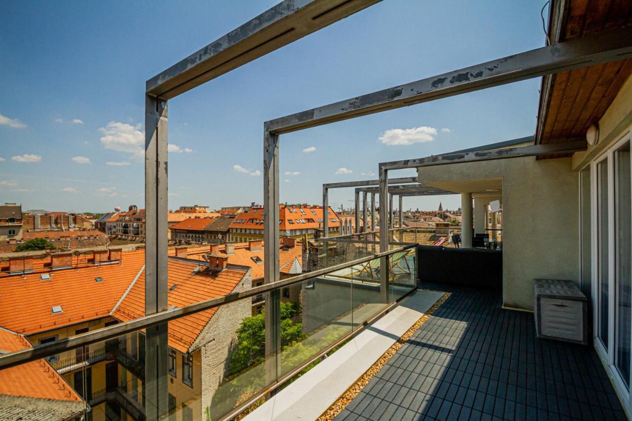 Luxury Apartment With Balcony In Downtown Budapest Exteriör bild