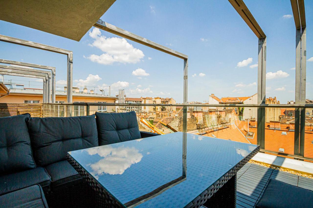 Luxury Apartment With Balcony In Downtown Budapest Exteriör bild