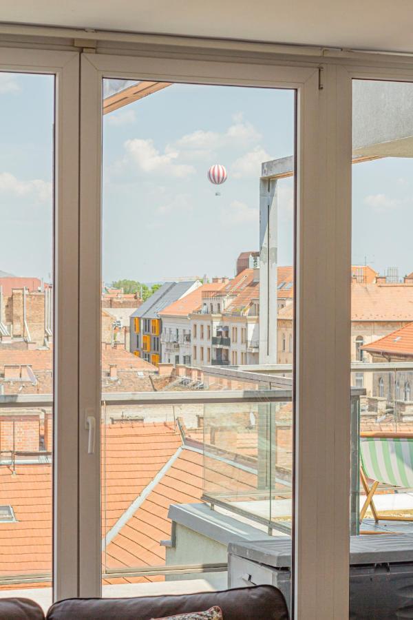Luxury Apartment With Balcony In Downtown Budapest Exteriör bild