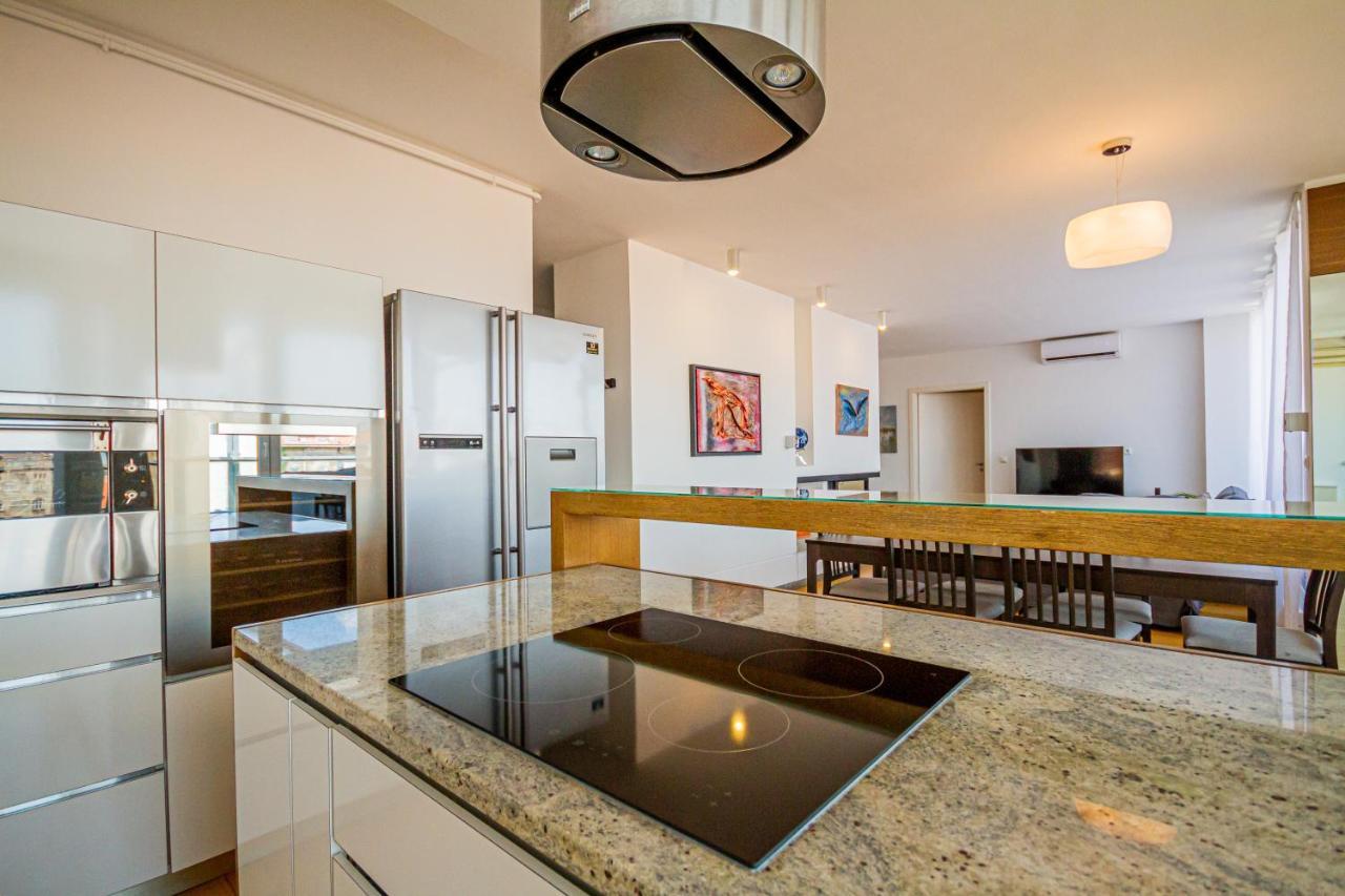 Luxury Apartment With Balcony In Downtown Budapest Exteriör bild