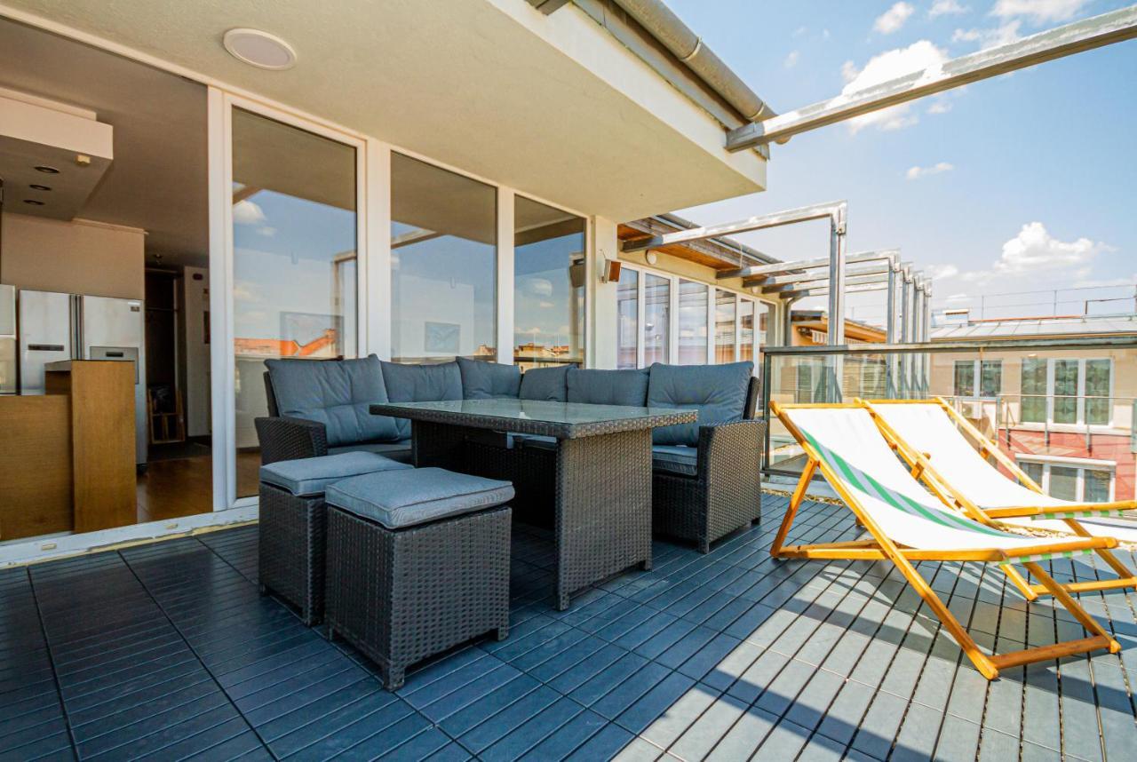 Luxury Apartment With Balcony In Downtown Budapest Exteriör bild