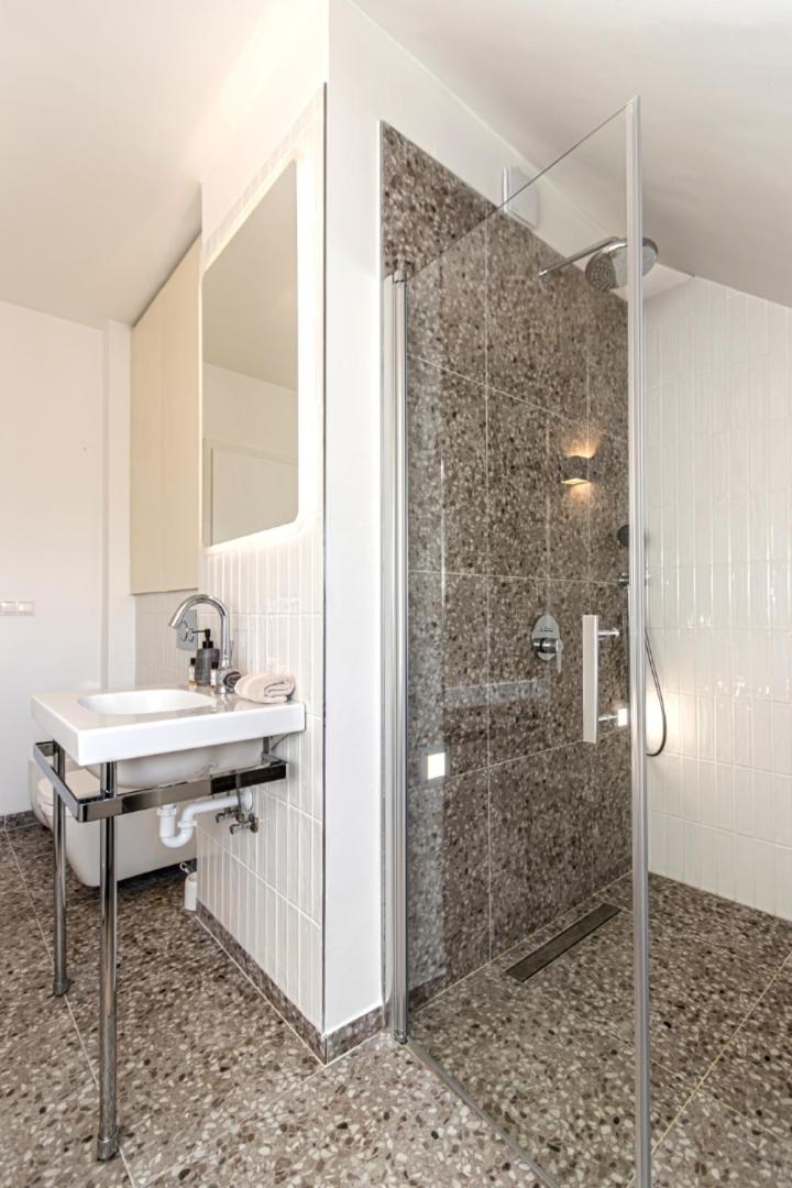 Luxury Apartment With Balcony In Downtown Budapest Exteriör bild